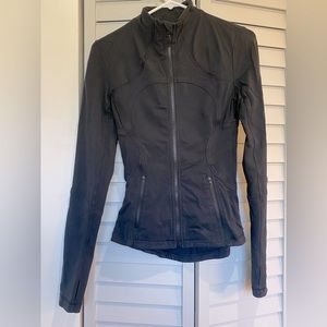 Lululemon women’s size 4 classic black zip up jacket